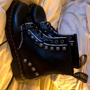 Dr. Martins airwair combat boots size men’s 8